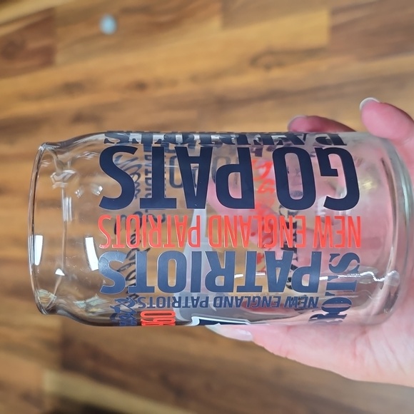 Set of New England Patriots Drink Glasses - Picture 3 of 4